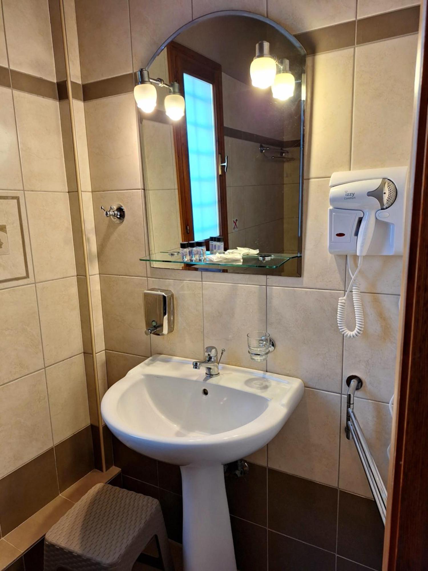 Skourgias Rooms Кала Нера Екстериор снимка