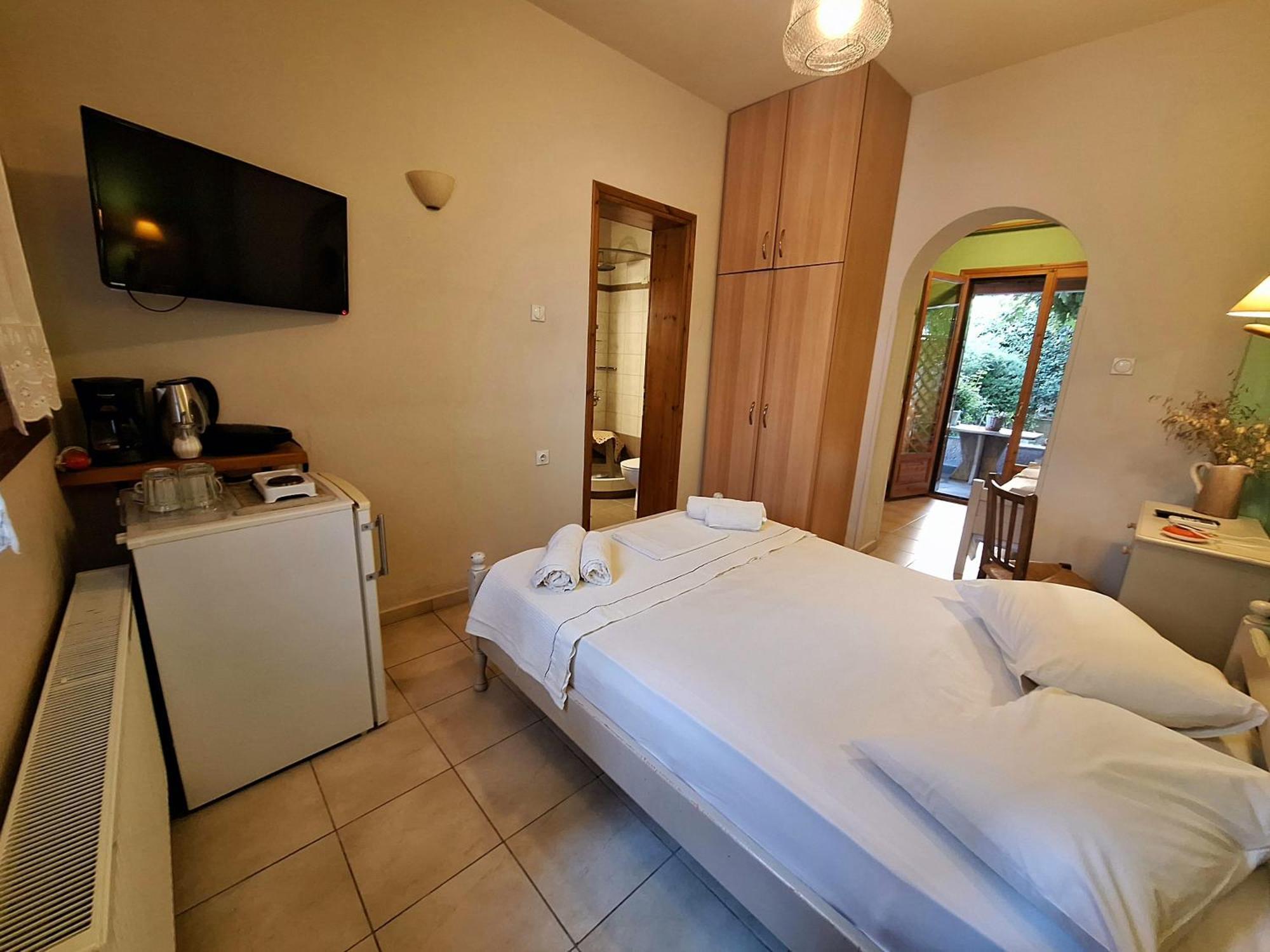 Skourgias Rooms Кала Нера Екстериор снимка