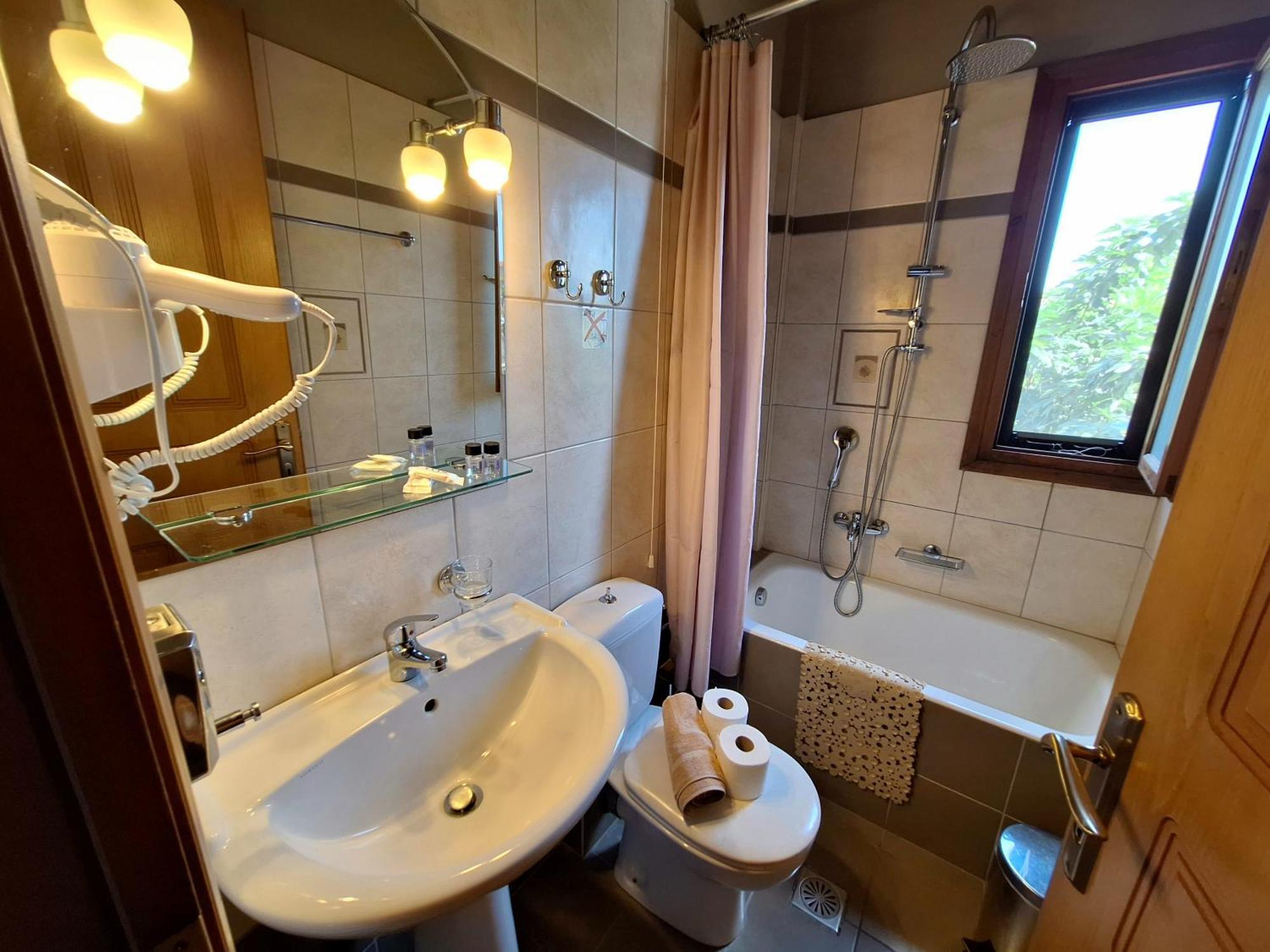 Skourgias Rooms Кала Нера Екстериор снимка